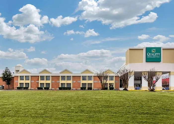 City Studios Inn & Suites