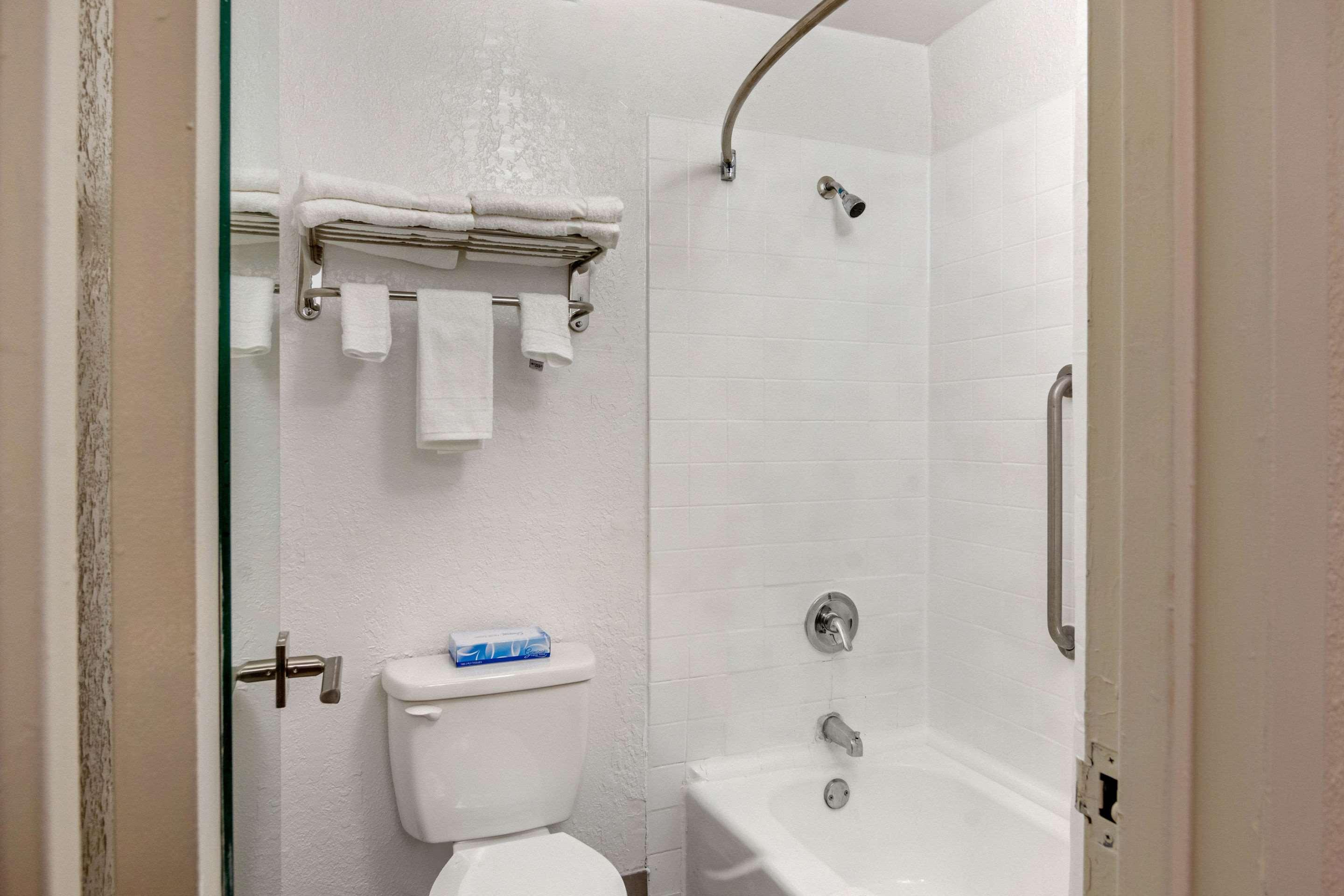 Hotel & 2*