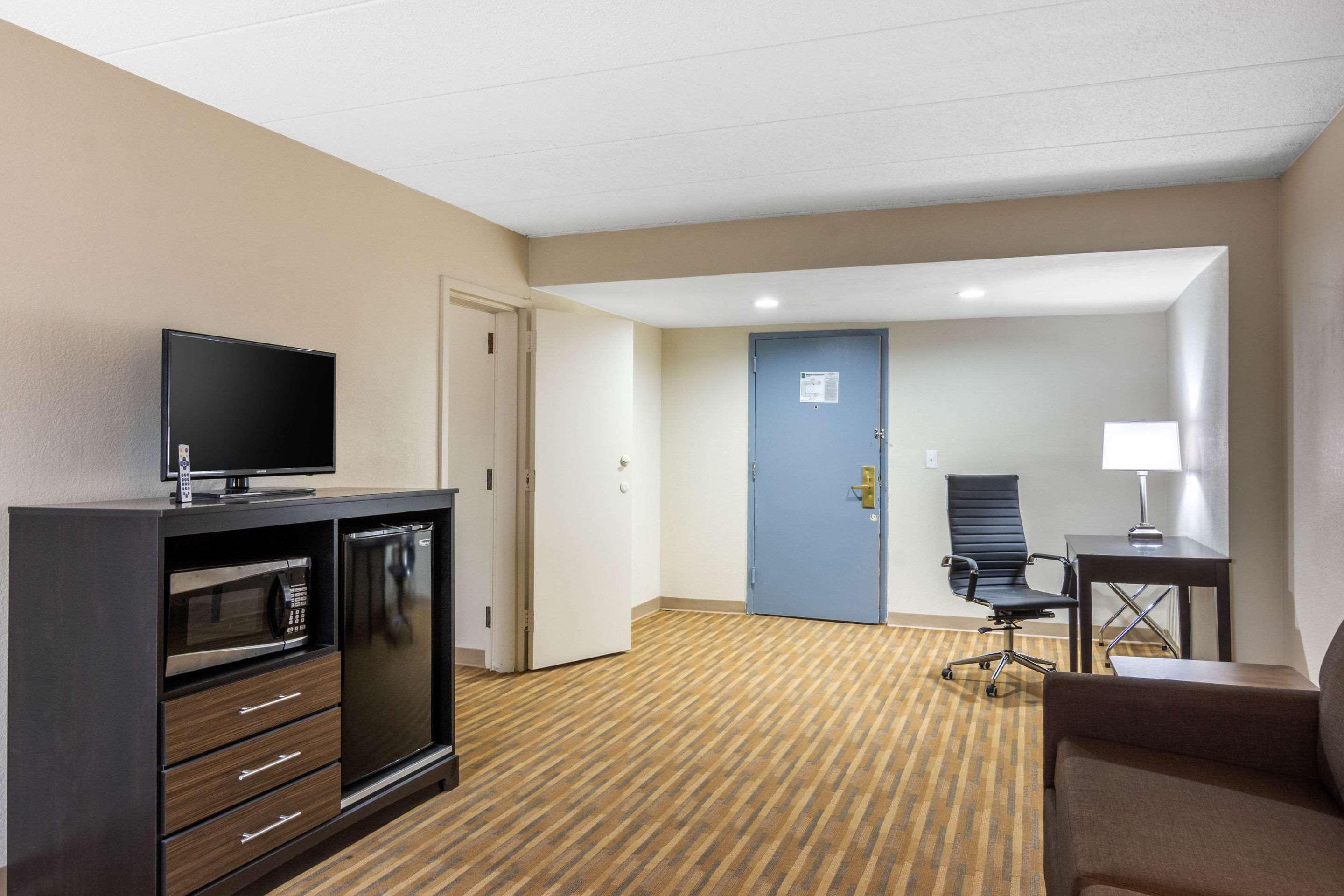 Hotel & Ruther Glen