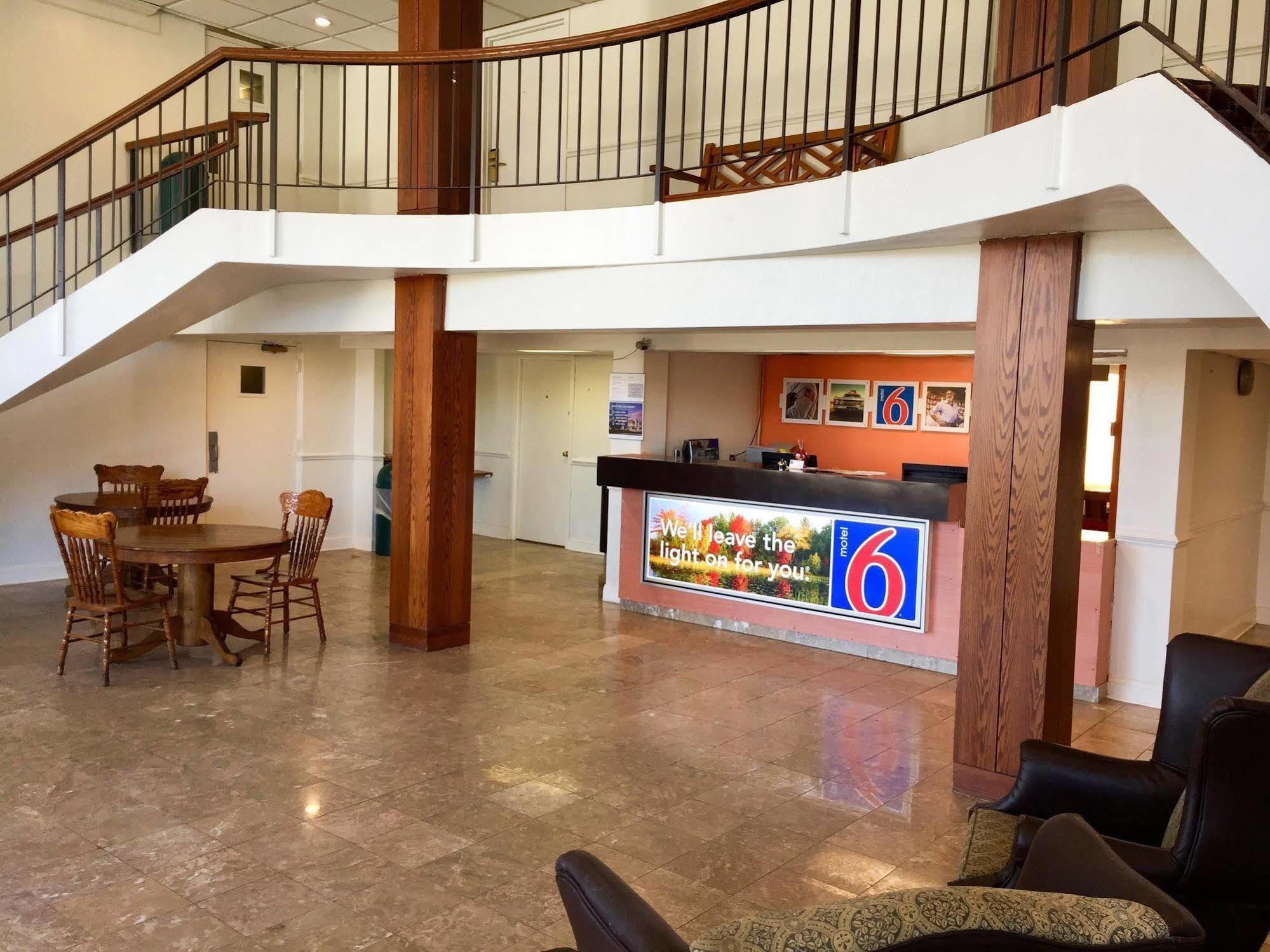 Hotel & 2*
